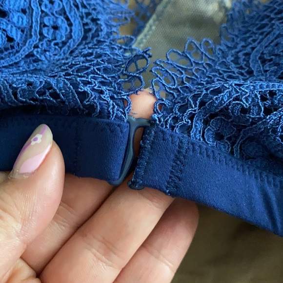 VS Lace Padded Bralette ✨✨ NWOT Navy - Picture 3 of 6